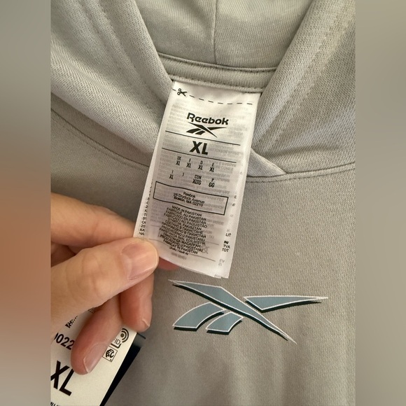 Reebok Hoodie Women SZ XL Grey Fleece Pull Over Logo New Casual Outerwear Jacket - Picture 2 of 9